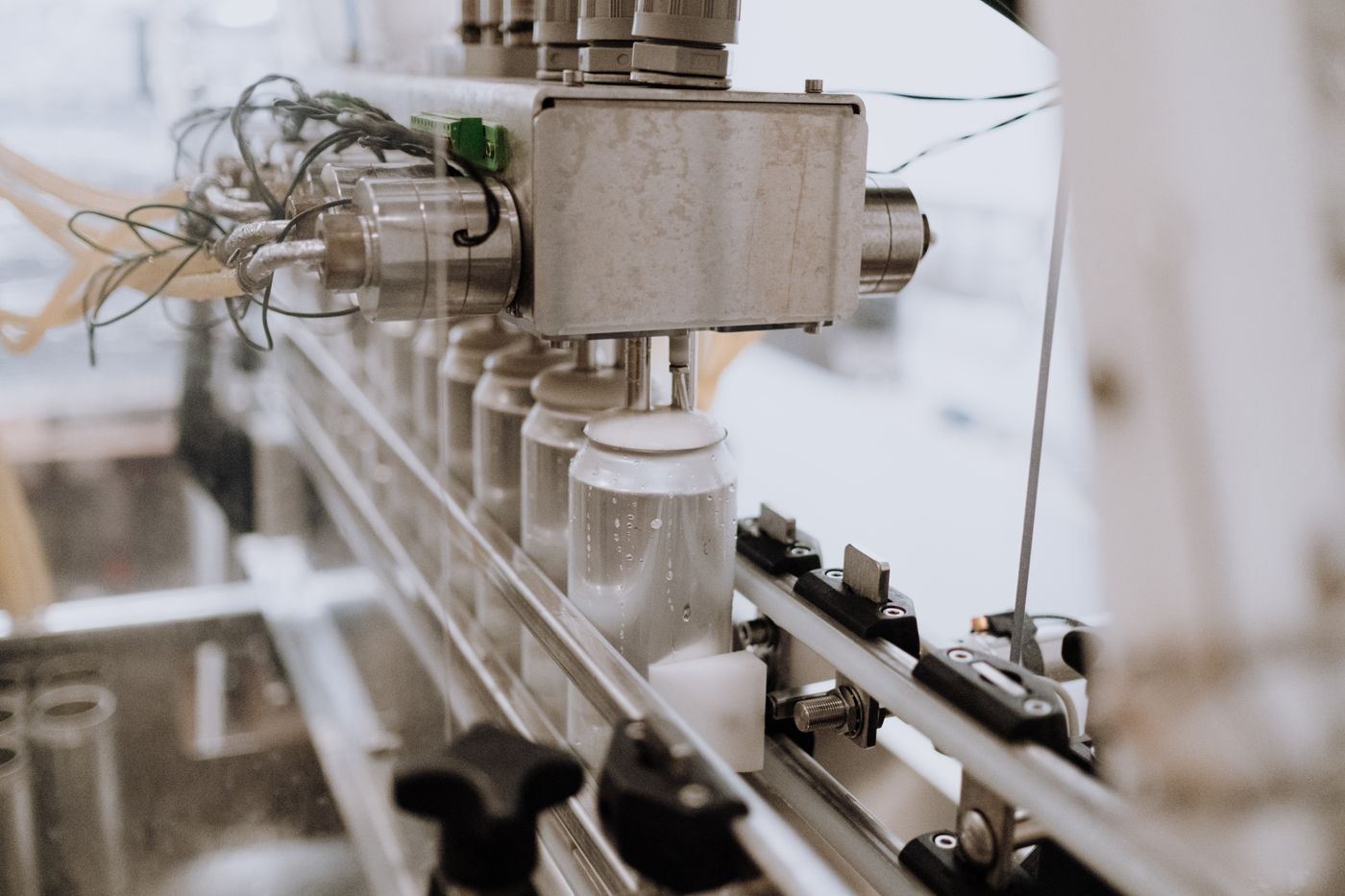 Machine de remplissage en usine